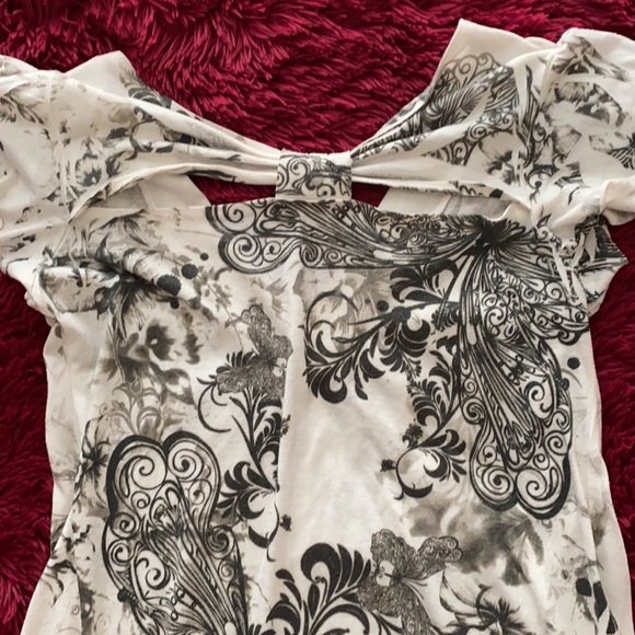 Maternity cream and grey butterfly floral top 🦋 - Picture 8 of 11